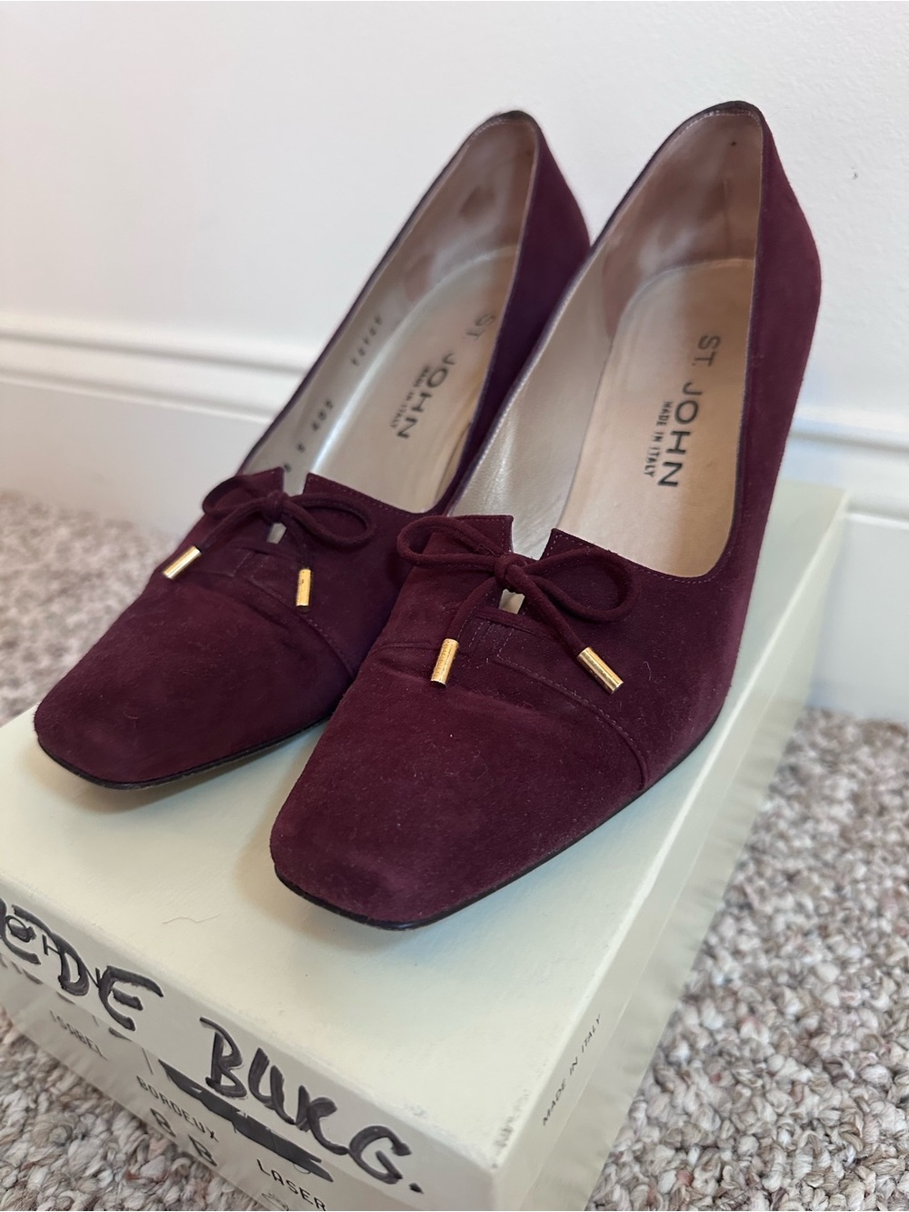 Vintage St. John Burgundy Suede High Heels with square toe and bow detail size 8